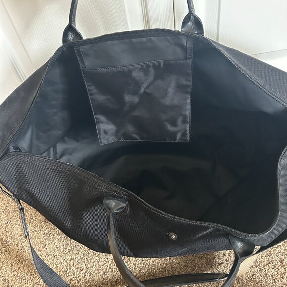 Longchamp Black Duffel Bag with Lock and Removable Shoulder Strap - Picture 3 of 5